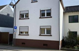 Mehrfamilienhaus kaufen in 53501 Grafschaft, Mehrfamilienhaus mit Scheune und Stallungen, Nähe Bad-Neuenahr, mit diversen Nutzungsoptionen