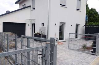 Haus mieten in 86663 Asbach-Bäumenheim, Schönes Haus mit drei Zimmern in 86663, Asbach BäumenheimBei Fragen bitte anrufen 0178 831 68 99