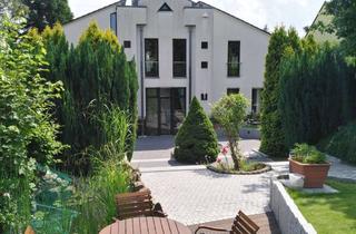 Haus mieten in 45289 Burgaltendorf, Exklusive Architektenvilla mit parkähnlich angelegtem Garten zu vermieten