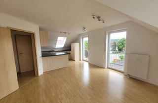 Wohnung kaufen in 93128 Regenstauf, 3-Raum-DG-Wohnung mit Balkon und eigenem Gartenanteil in Regenstauf