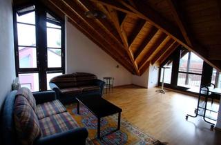 Wohnung mieten in Gutenbergstraße, 97464 Niederwerrn, ansprechende, helle 2,5-Zimmer-DG-Wohnung mit Loggia in einem Dreifamilienhaus