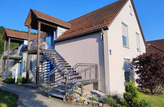 Wohnung mieten in Graf-Tilly-Straße, 92334 Berching, Attraktive 3-Zimmer-Dachgeschosswohnung mit EBK, Balkon und Carport