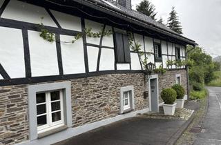 Haus kaufen in 53940 Hellenthal, Schöner Wohnen in der Eifel - liebevoll restauriertes Fachwerkhaus mit Weitblick