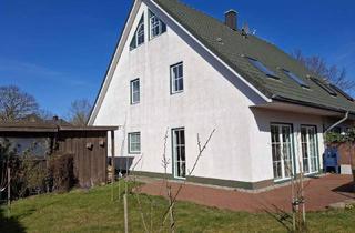 Haus kaufen in Fuchsberg 12, 24257 Hohenfelde, DHH - im besten Wohngebiet, 1200m bis zum Strand - von Privat
