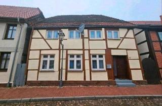 Haus kaufen in 19306 Neustadt-Glewe, Neustadt-Glewe - Zweifamilienhaus in Neustadt-Glewe