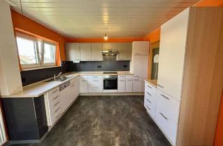 Wohnung kaufen in 76761 Rülzheim, Gepflegte 4-Zimmer-Dachgeschosswohnung mit Garten, Garage & Carport in ruhiger Lage von Rülzheim