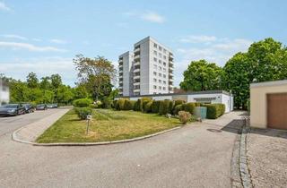 Wohnung kaufen in 82008 Unterhaching, Bezugsfreies Apartment im 5.Obergeschoss mit Weitblick ins Grüne und Carport in Unterhaching