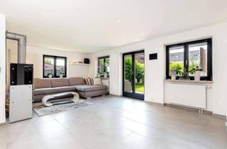 Wohnung kaufen in 83052 Bruckmühl, Wohnen Haus im Haus! Moderne 4-Zi. Maisonette Whg. mit Terrasse/Garten, Balkon in Bruckmühl/Götting