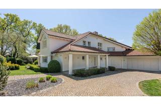 Villa kaufen in 82266 Inning, ENGEL & VÖLKERS: Am See zuhause - Stilvolle Villa mit Privatsphäre, Pool und Premium-Ausstattung