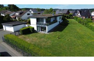 Haus kaufen in 57612 Helmenzen, Einzigartiger Flachdachbau mit großem Grundstück!