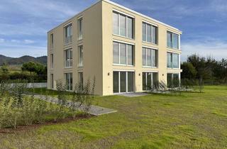 Haus mieten in 77654 Offenburg, Wohnqualität Im Einfamilien-Reihen-Endhaus mit Freisitz und Rasengrundstück !