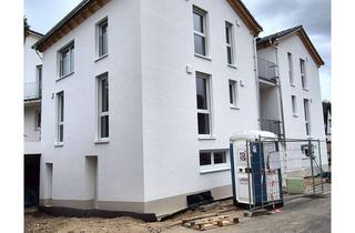 Wohnung mieten in 64404 Bickenbach, Exklusive 2-Raum-Wohnung mit gehobener Innenausstattung mit Balkon und EBK in Bickenbach