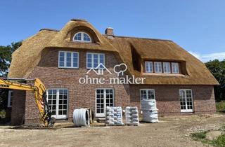 Doppelhaushälfte kaufen in 25938 Dunsum, Neues exklusives Reetdachhaus DHH in ruhiger Lage!