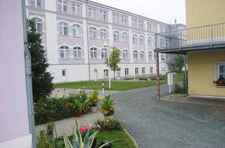 Wohnung mieten in 08496 Neumark, Helle 2-RWE mit Lift+ Fußbodenheizung zu vermieten