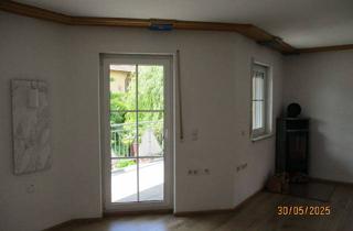 Wohnung kaufen in 97334 Sommerach, Sommerach - Eigentumswohnung bzw. Doppelhaushälfte mit 2 Stellplätzen in idyllischer Lage in Sommerach