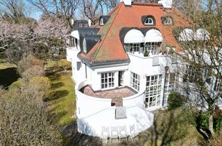 Wohnung kaufen in 82031 Grünwald, Großzügige Maisonette-Wohnung auf schönem Parkgrundstück