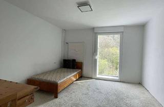 Wohnung mieten in 69126 Emmertsgrund, Charmantes WG-Zimmer mit Balkon!