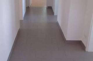 Wohnung mieten in 73479 Ellwangen, Renovierte 4-Zi.-Wohnung incl. Garage, Kellerraum, zentrumsnah in Ellwangen