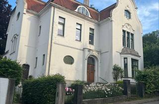 Wohnung mieten in 33604 Innenstadt, Repräsentative Altbau-Wohnung im EG mit EBK, Terrasse und Gartenanteil