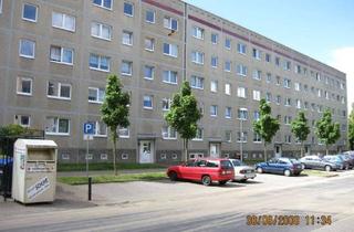 Wohnung mieten in Lübecker Straße 18, 17389 Anklam, 4 Raum-Wohnung mit Balkon und Badewanne