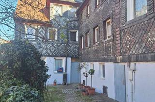 Haus kaufen in 90762 Altstadt/Innenstadt, Teilsaniertes und teilvermietetes Denkmalobjekt im historischen Kern Fürths