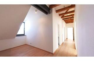 Wohnung kaufen in 37269 Eschwege, Moderne, sanierte Eigentumswohnung mit ca. 131 m² in historischem Ambiente- Stilvoll und barrierefre