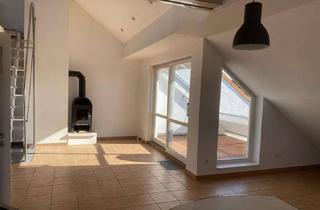 Wohnung kaufen in Marienbader Strasse, 63843 Niedernberg, Lichtdurchflutete DG-Wohnung mit Galerie, Loggia & Carport