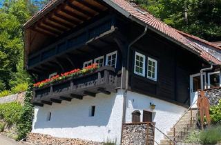 Haus kaufen in 78098 Triberg, Triberg im Schwarzwald - Traumhaftes Schwarzwaldhaus in Alleinlage mit Bachlauf