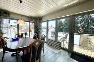 Wohnung kaufen in 35410 Hungen, Obergeschoss Wohnung (3 Einheiten, EG & OG) / Garagen / Balkon / Stellplatz