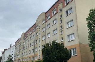 Wohnung mieten in Am Sportplatz, 04741 Roßwein, 2 Raum Wohnung mit EBK und Balkon in saniertem MFH