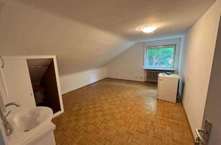 Wohnung mieten in 76532 Weststadt, 1 Dachgeschoss-Zimmer, keine Wohnung!