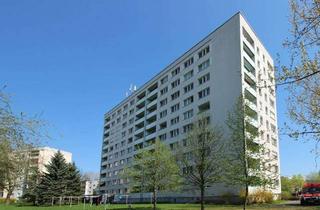 Wohnung mieten in Radebeuler Str. 1b, 01640 Coswig, geräumige 2-Raumwohnung mit Aufzug und Balkon