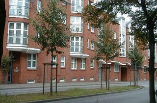 Wohnung mieten in Schulstr. 28, 24143 Gaarden-Ost, Renovierte 2 2/2 Zimmerwohnung im Dachgeschoss (ohne Aufzug )