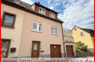 Haus kaufen in 75417 Mühlacker, Kleines Wohnhaus mit Garten und zwei Garagen!