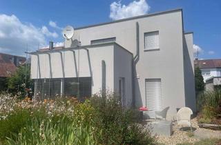 Haus kaufen in 76351 Linkenheim-Hochstetten, Luxusanwesen mit Personenaufzug in Linkenheim