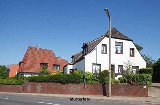 Anlageobjekt in Gartenstraße xxx, 96199 Zapfendorf, 2-Familienhaus mit Garagengebäude - provisionsfrei