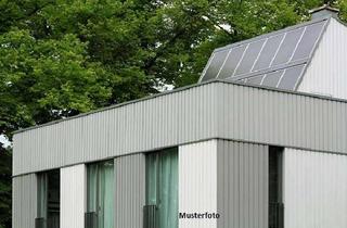 Anlageobjekt in Oerlinghauser Straße xxx, 33758 Schloß Holte-Stukenbrock, Büro- und 2 Lagergebäude