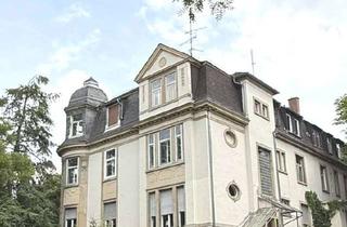 Wohnung kaufen in Kennedyallee 33, 60596 Sachsenhausen, Außergewöhnlicher Stilaltbau für Kreative & Altbauliebhaber