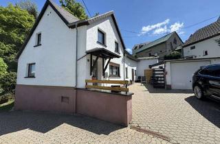 Einfamilienhaus kaufen in 56729 Langenfeld, RESERVIERT! Für Ruhesuchende mit Gartenträumen! Einfamilienhaus im Herzen des Dorfes!