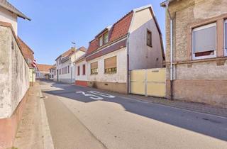 Einfamilienhaus kaufen in 67271 Kleinkarlbach, Einfamilienhaus in Kleinkarlbach mit Potenzial!