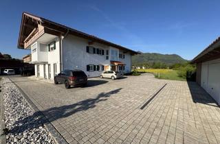 Haus kaufen in 83224 Grassau, Hochwertiges Wohn- und Geschäftshaus mit Garagen auf großem Grund mit ruhigem Bergblick