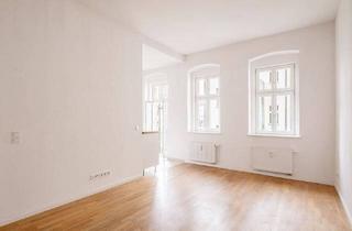 Wohnung kaufen in 10551 Berlin, Berlin - Charmante 1-Zimmer-Wohnung mit Balkon im kernsanierten Altbau