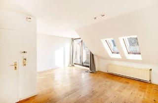 Wohnung kaufen in 13595 Berlin, Berlin - Lichtdurchflutete Dachgeschosswohnung in Spandauer Kiezlage