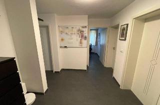 Wohnung kaufen in 89284 Pfaffenhofen, Pfaffenhofen an der Roth - 3-Zimmer-Wohnung mit Balkon