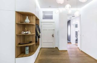 Wohnung kaufen in 61476 Kronberg, *** Zeitlose Eleganz trifft Luxus – Altbauwohnung in Kronberg ***
