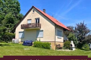 Wohnung kaufen in Rosenstr, 10, 72813 St. Johann, Charmante Dachgeschosswohnung mit Balkon, Terrasse und Garage – Jetzt zugreifen!