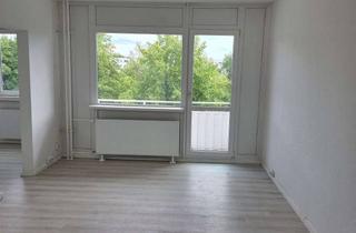 Wohnung mieten in Newtonstraße, 19063 Mueßer Holz, Geräumige 3-Zimmer-Wohnung mit Balkon und Wannenbad