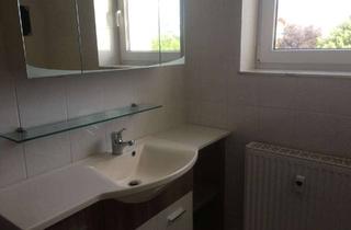 Wohnung mieten in Jahnplatz 14, 07607 Eisenberg, Helle 2-Zimmer-Wohnung mit Tageslichtbad und Balkon + Option zur Übernahme der Küche