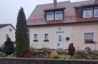 Doppelhaushälfte kaufen in 95326 Kulmbach, Charmante Doppelhaushälfte mit 2 Garagen in 95326 Kulmbach-Forstlahm!