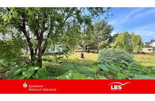 Grundstück zu kaufen in 15370 Petershagen, Ideal für Ihren massiven Bungalow